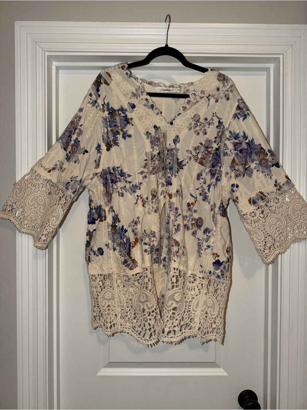 Solitaire Cream Floral Lace Kimono Cardigan with Blue & Brown Accents Size 1X